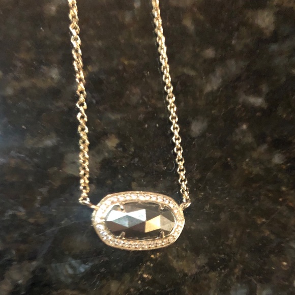 Kendra Scott Jewelry - Kendra Scott Elisa Pendant Necklace